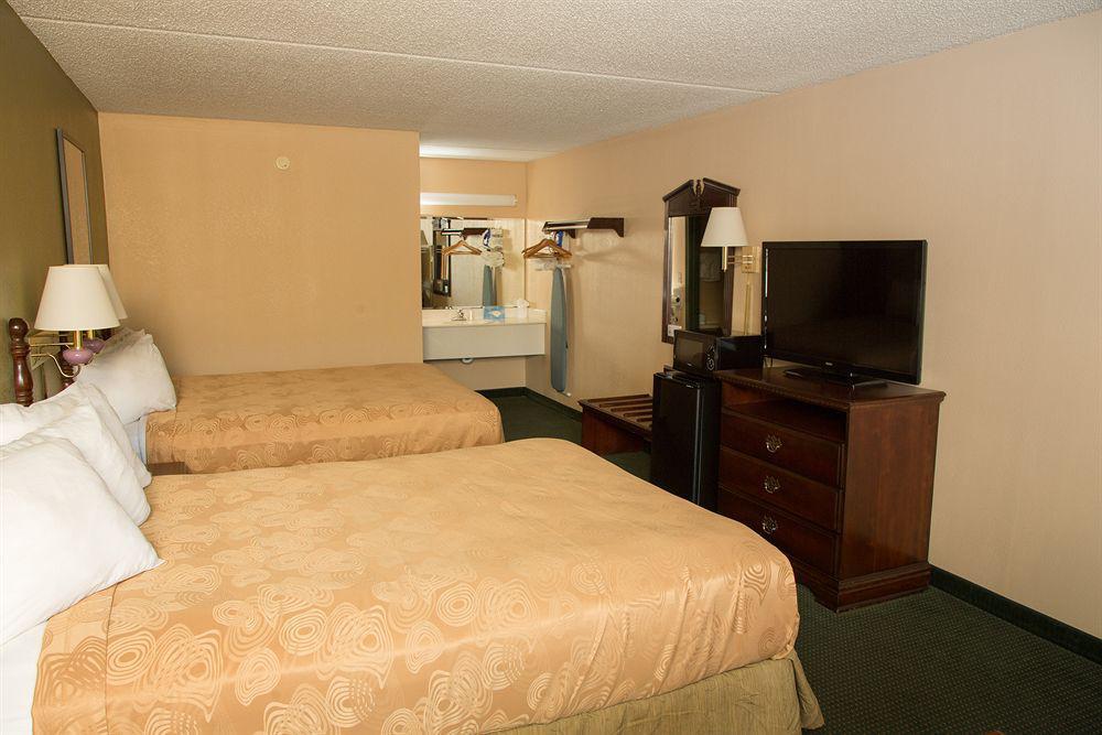 Angel Inn Near Imax, A Travelodge By Wyndham Branson Exterior foto